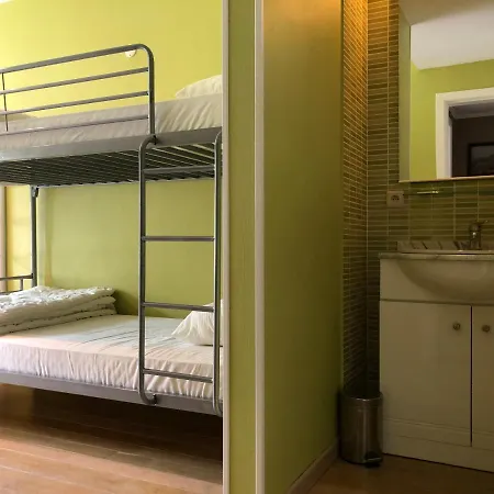 Modern At 2 Steps From Apartmán *